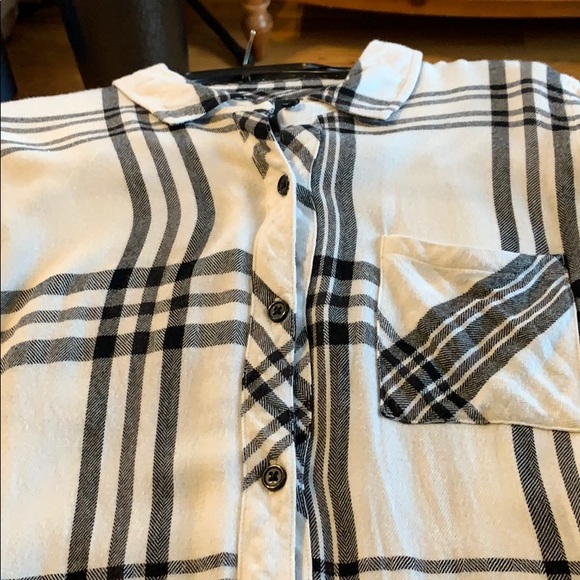 RAILS SIZE XS BLACK AND WHITE BUTTON DOWN SHIRT - Picture 4 of 5